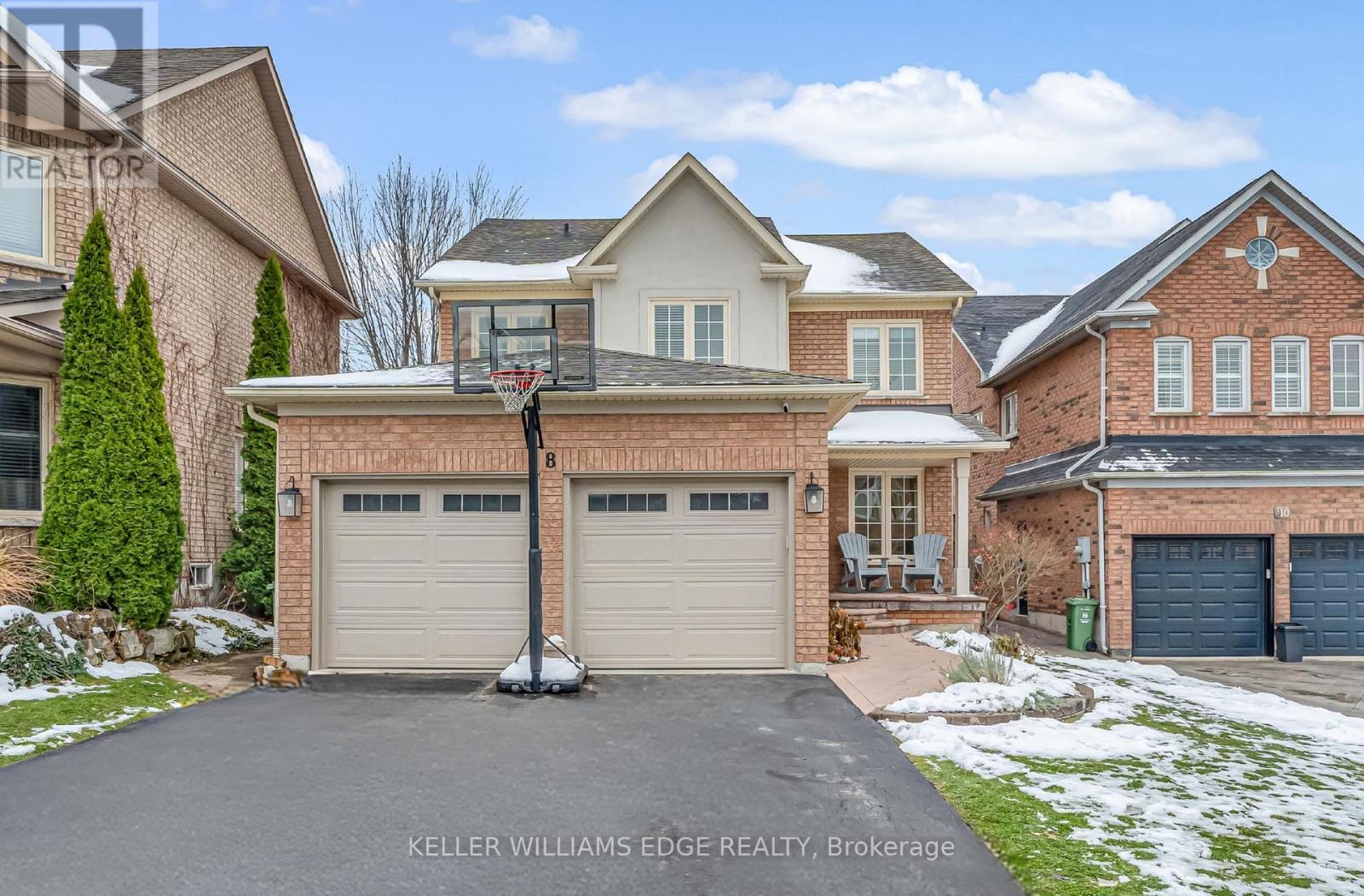 8 KEEWAYDIN STREET, Hamilton, Ontario