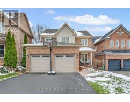 8 KEEWAYDIN STREET, Hamilton, Ontario