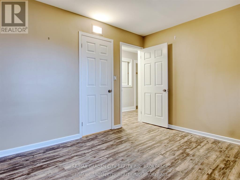 15 Black Friars Road, St. Catharines, Ontario  L2N 2M8 - Photo 14 - X12672134