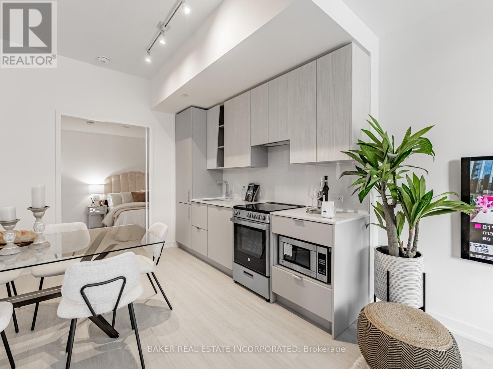 Th 12 - 407 Webb Drive, Mississauga, Ontario  L5B 0M4 - Photo 6 - W12671874