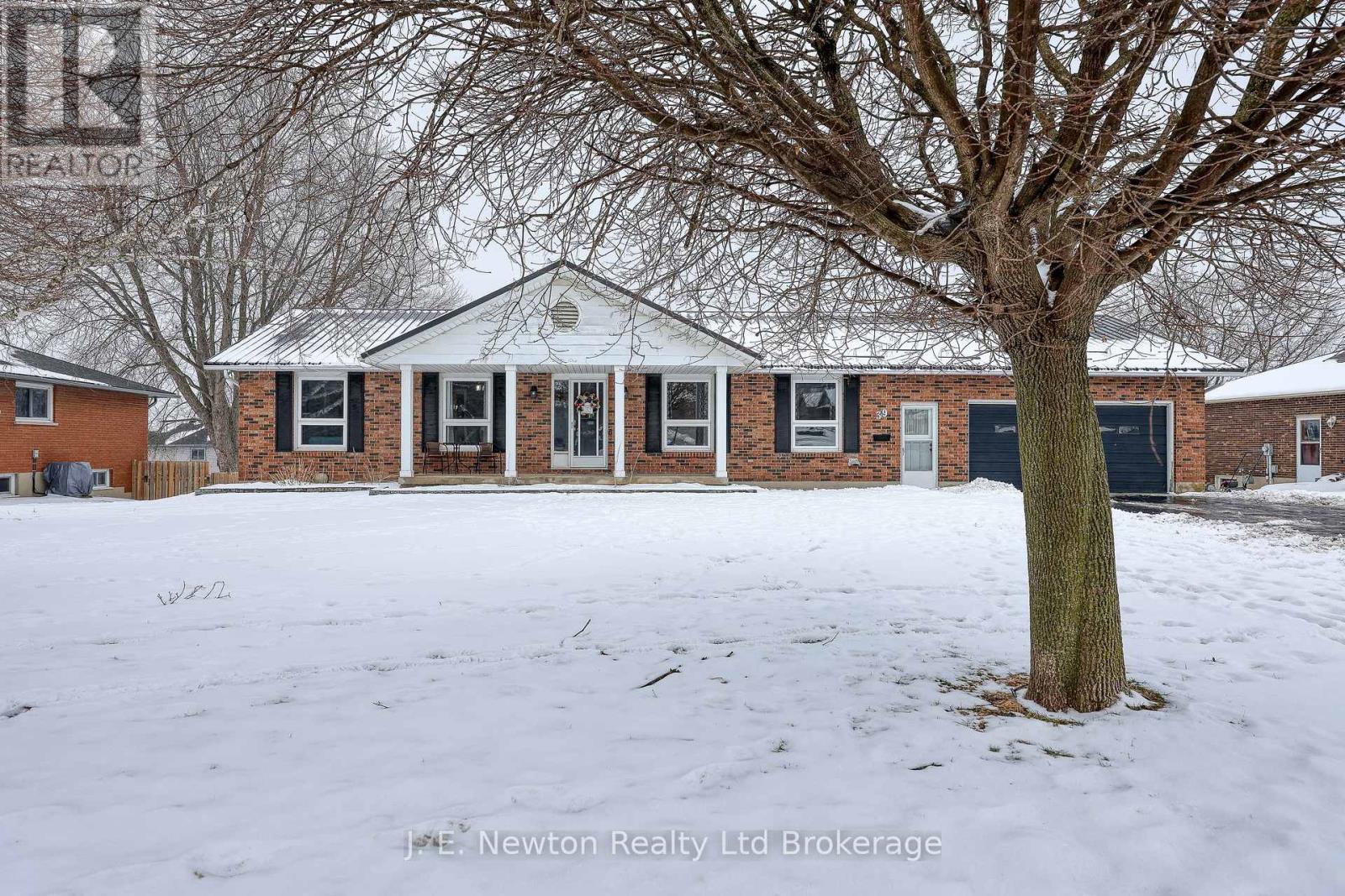 39 NORTH STREET W, tillsonburg, Ontario