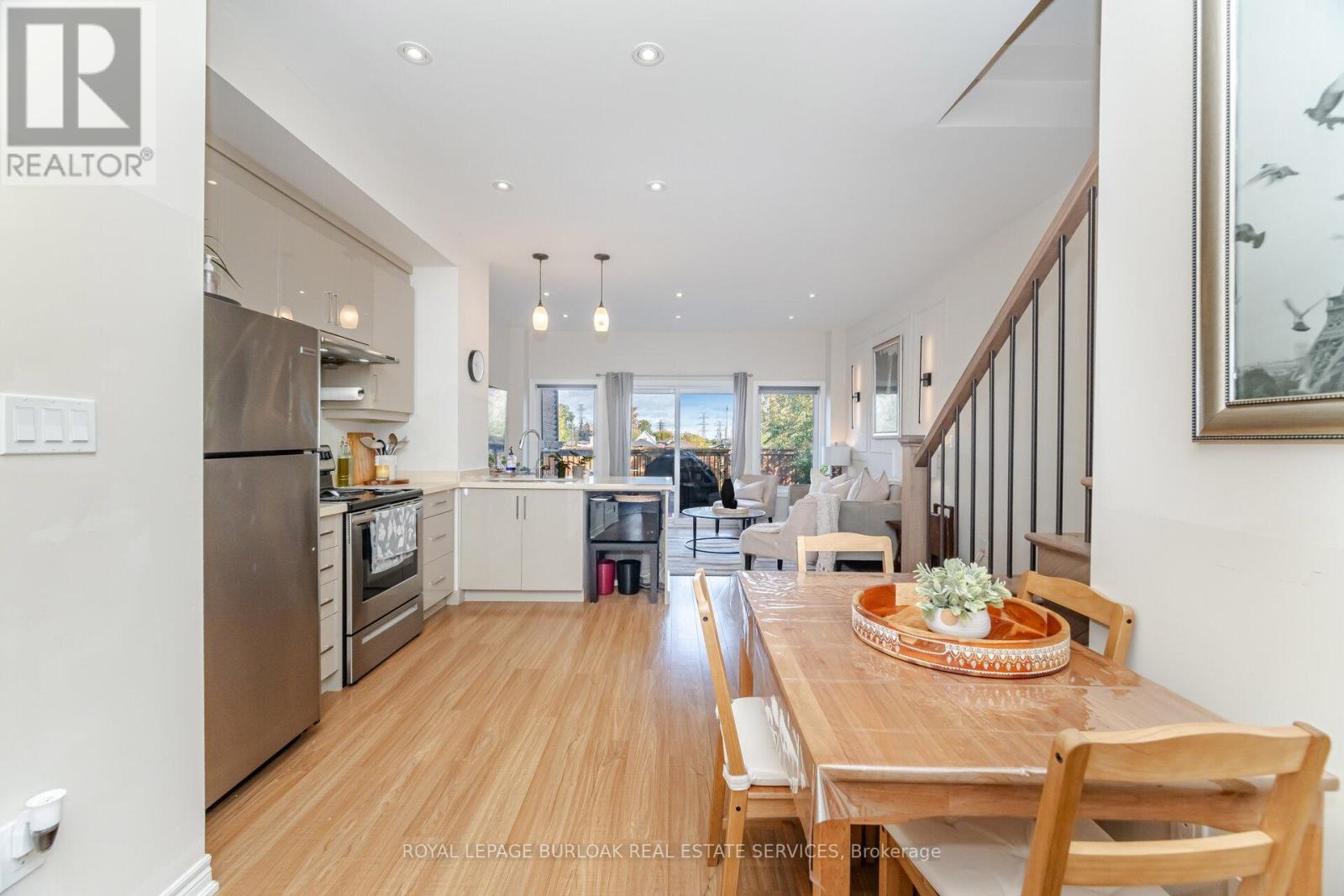 235 Mead Avenue, Hamilton, Ontario  L8H 3V6 - Photo 11 - X12478569