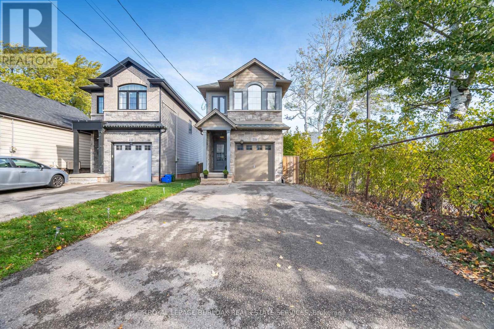 235 Mead Avenue, Hamilton, Ontario  L8H 3V6 - Photo 2 - X12478569