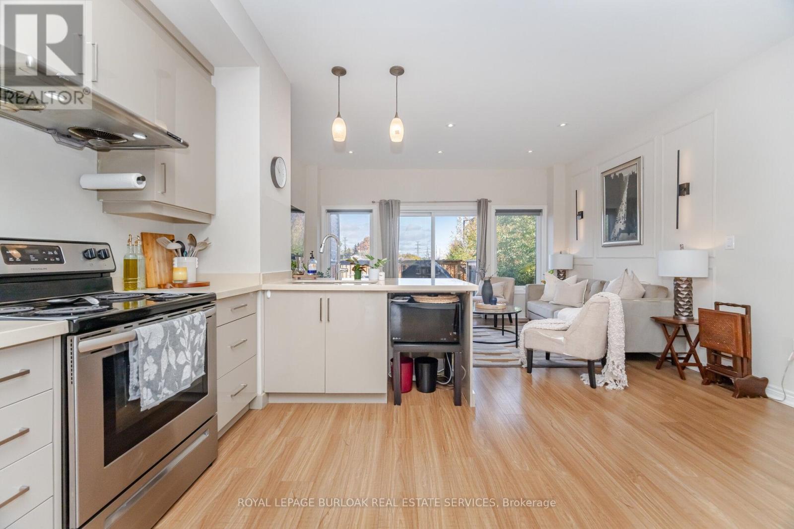 235 Mead Avenue, Hamilton, Ontario  L8H 3V6 - Photo 14 - X12478569