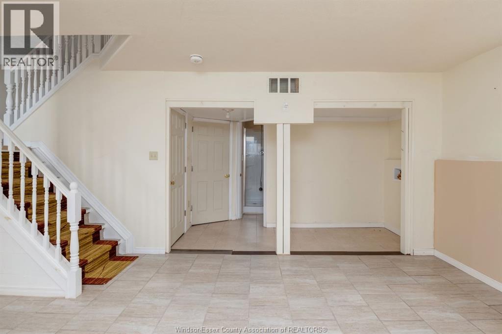 1667 Foster, Windsor, Ontario N8W 5P9 - Photo 24 - 26000470