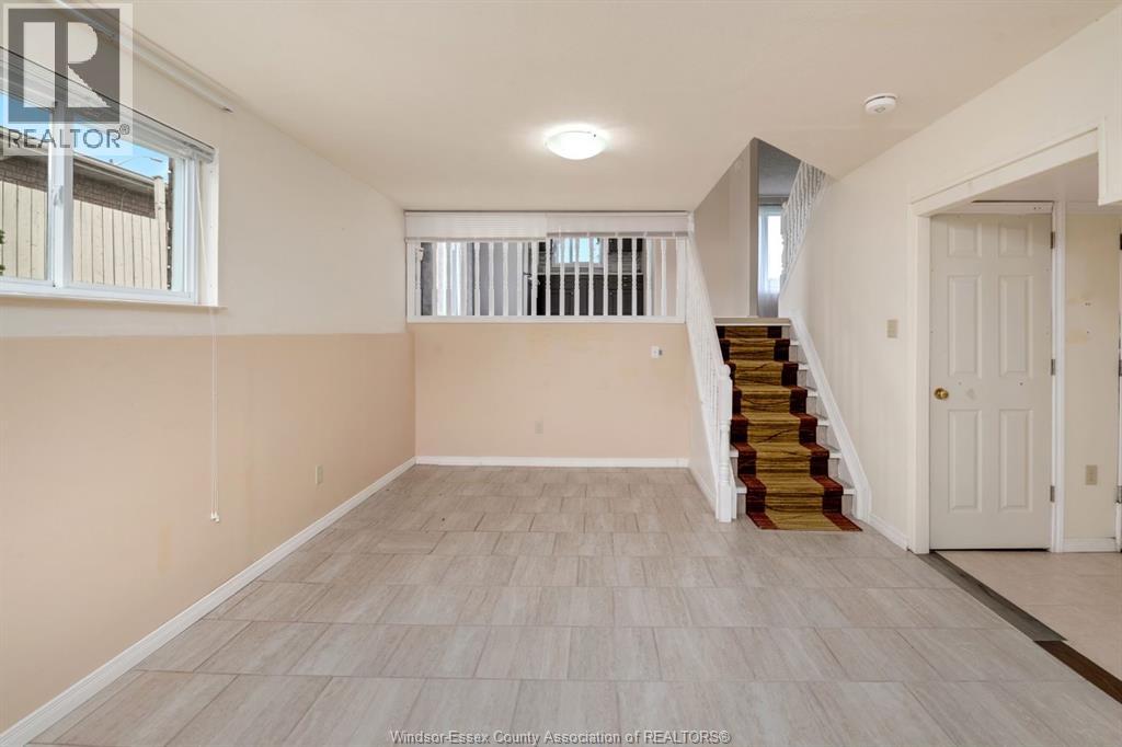 1667 Foster, Windsor, Ontario N8W 5P9 - Photo 25 - 26000470