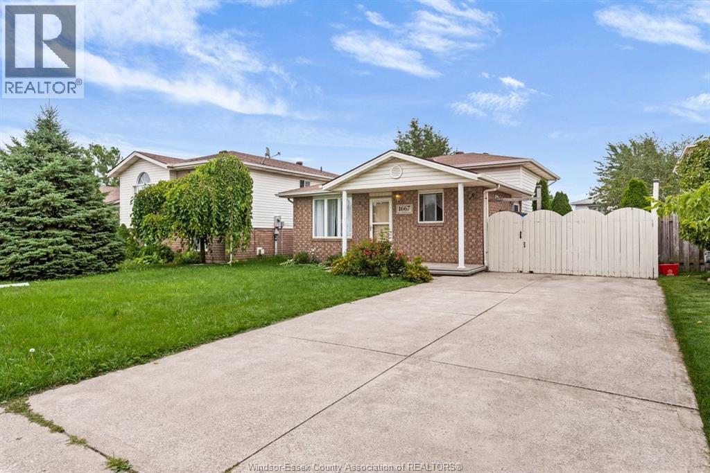 1667 Foster, Windsor, Ontario N8W 5P9 - Photo 3 - 26000470