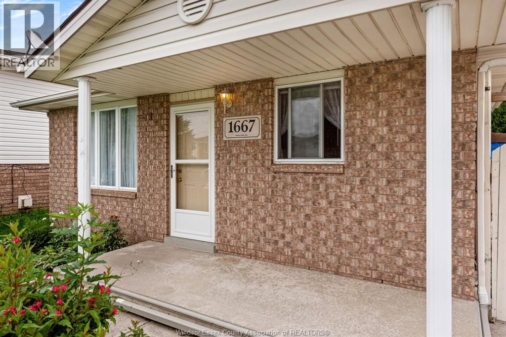 1667 Foster, Windsor, Ontario N8W 5P9 - Photo 4 - 26000470
