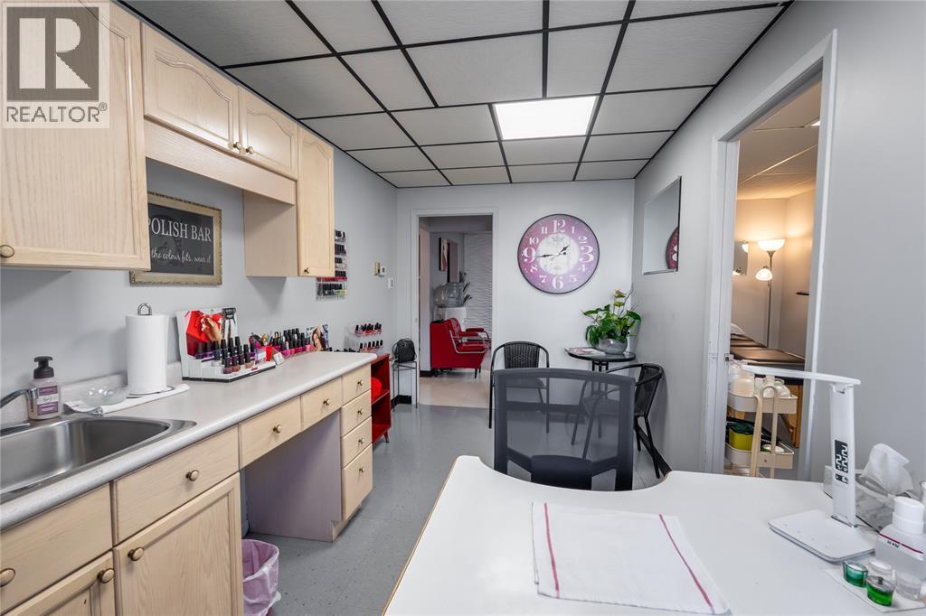 219 Lochiel Street, Sarnia, Ontario  N7T 4C8 - Photo 18 - 26000405