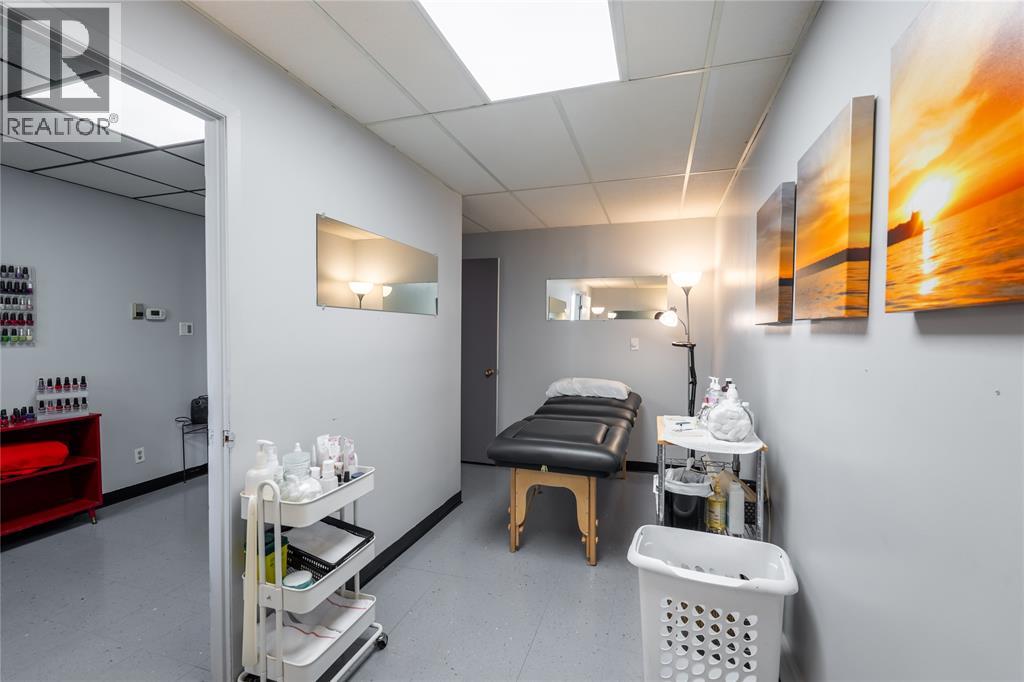 219 Lochiel Street, Sarnia, Ontario  N7T 4C8 - Photo 20 - 26000405