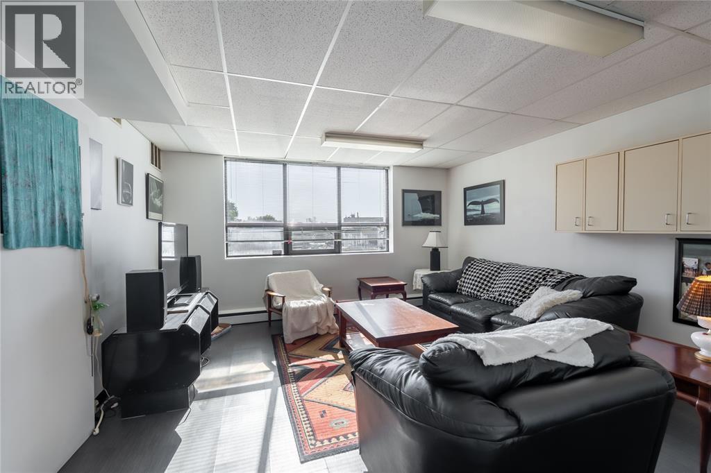 219 Lochiel Street, Sarnia, Ontario  N7T 4C8 - Photo 30 - 26000405