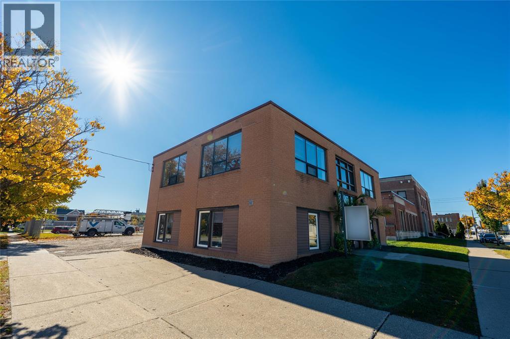 219 Lochiel Street, Sarnia, Ontario  N7T 4C8 - Photo 36 - 26000405