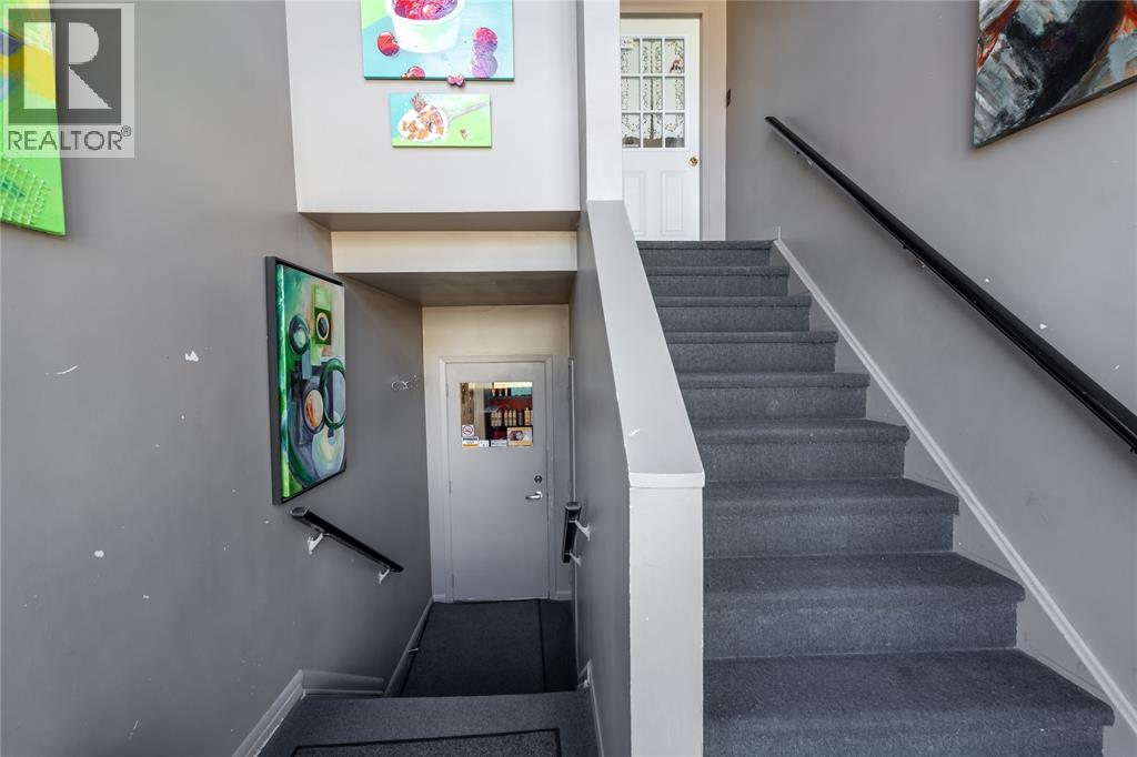 219 Lochiel Street, Sarnia, Ontario  N7T 4C8 - Photo 4 - 26000405