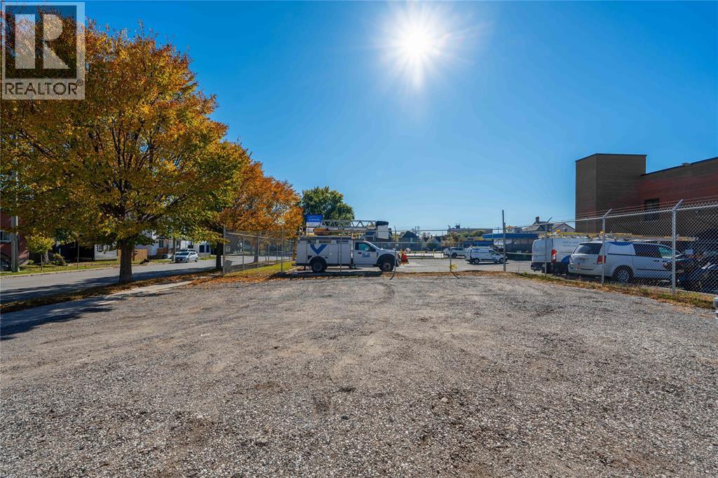 219 Lochiel Street, Sarnia, Ontario  N7T 4C8 - Photo 40 - 26000405