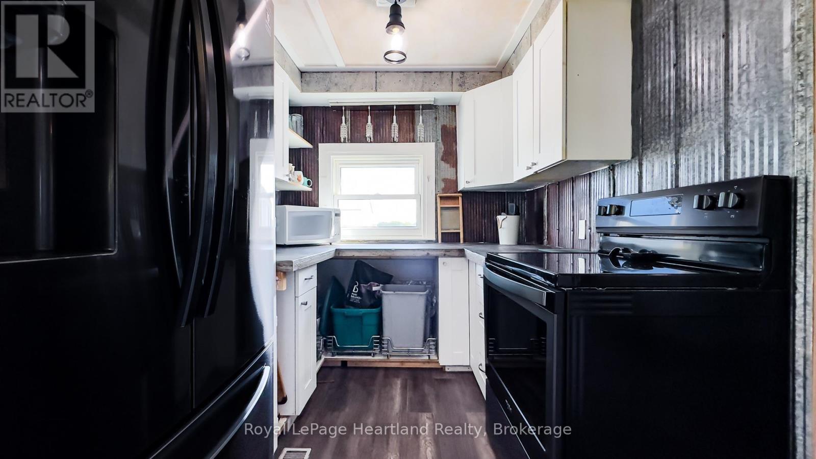 82376 Bluewater Highway, Ashfield-Colborne-Wawanosh, Ontario N7A 3Y3 - Photo 21 - X12368613