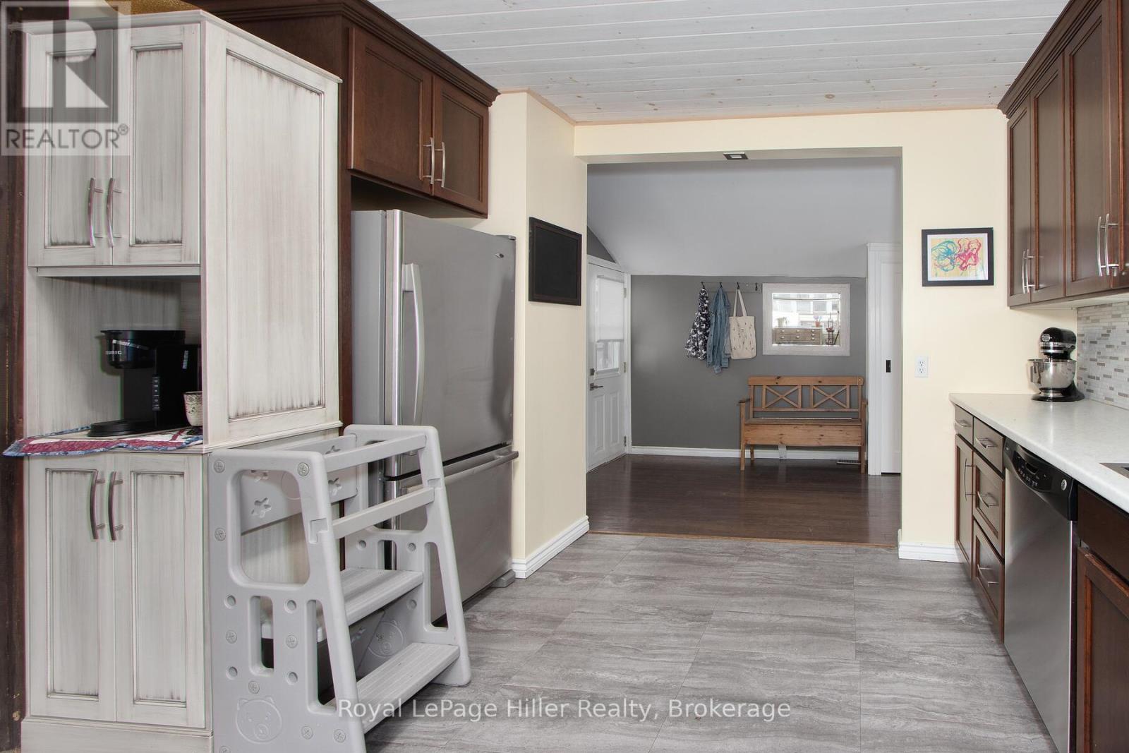 53 George Street E, Huron East, Ontario  N0K 1W0 - Photo 17 - X12501934