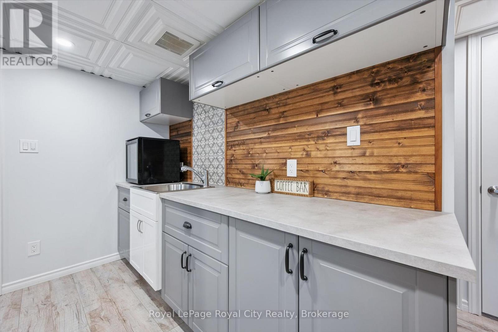 98 Kay Crescent, Centre Wellington (Fergus), Ontario  N1M 0G2 - Photo 37 - X12672404