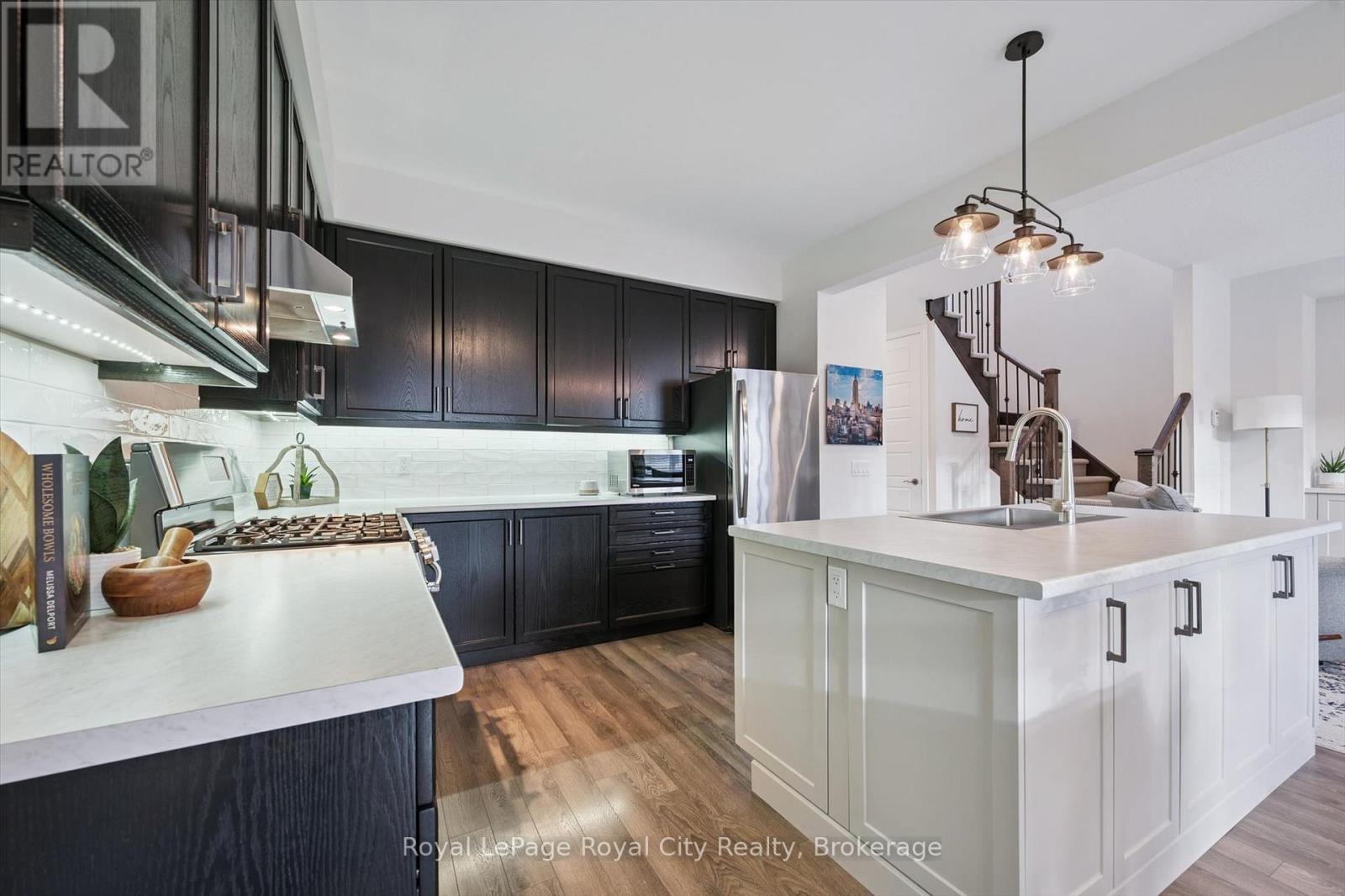 98 Kay Crescent, Centre Wellington (Fergus), Ontario  N1M 0G2 - Photo 21 - X12672404