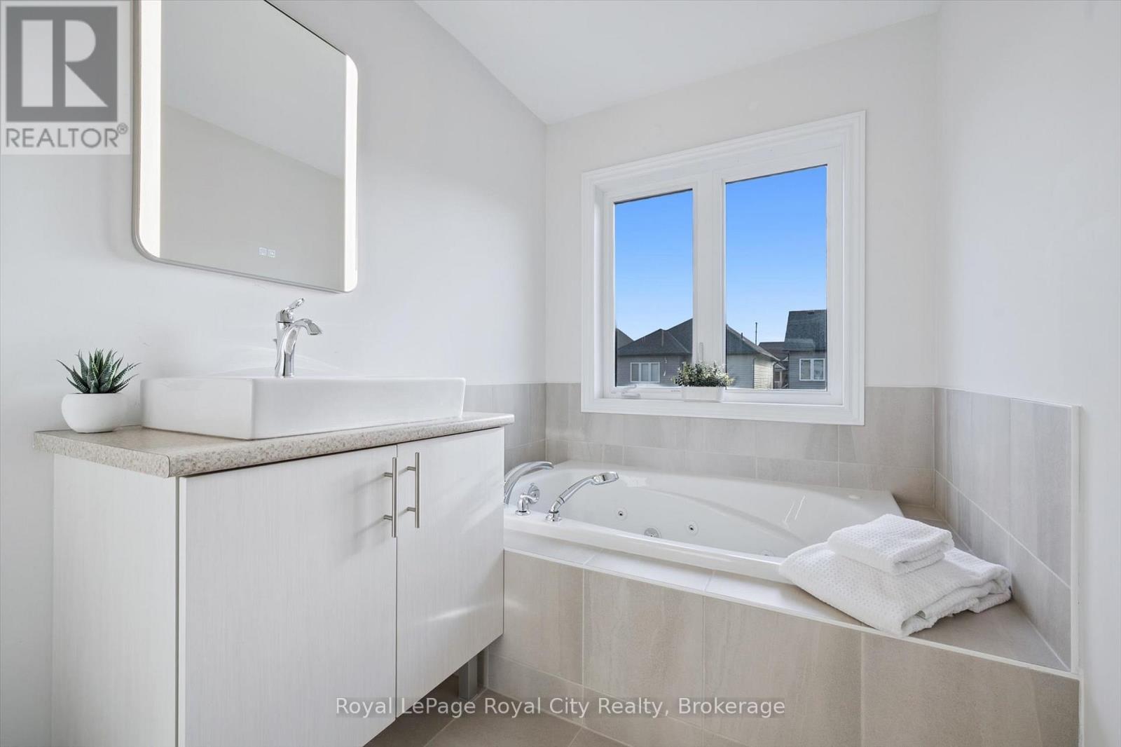 98 Kay Crescent, Centre Wellington (Fergus), Ontario  N1M 0G2 - Photo 28 - X12672404