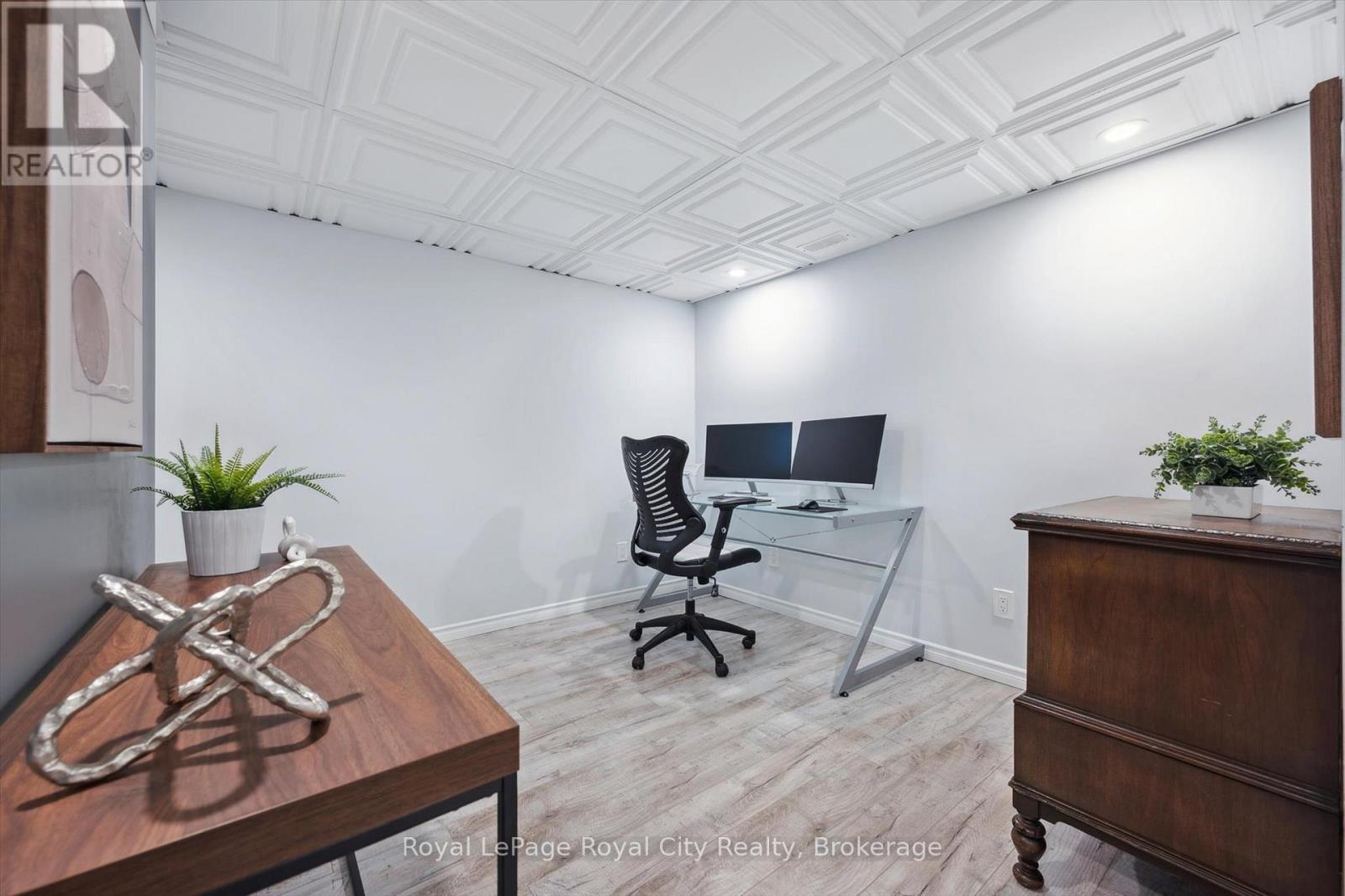 98 Kay Crescent, Centre Wellington (Fergus), Ontario  N1M 0G2 - Photo 36 - X12672404