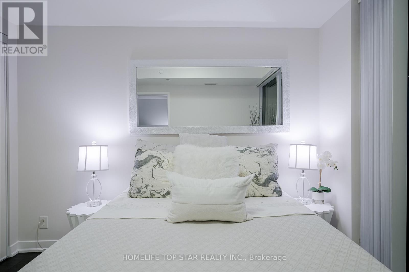 1406 - 100 Harbour Street, Toronto, Ontario  M5J 0B5 - Photo 29 - C12672120