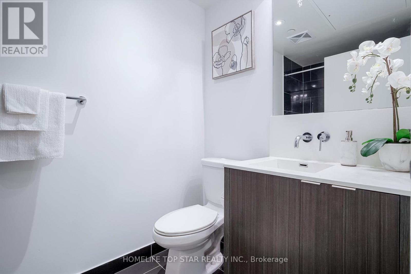 1406 - 100 Harbour Street, Toronto, Ontario  M5J 0B5 - Photo 31 - C12672120