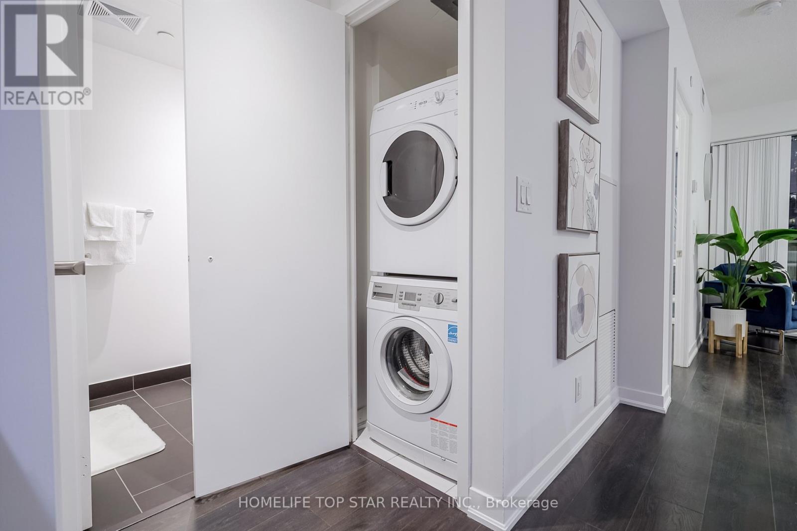 1406 - 100 Harbour Street, Toronto, Ontario  M5J 0B5 - Photo 34 - C12672120