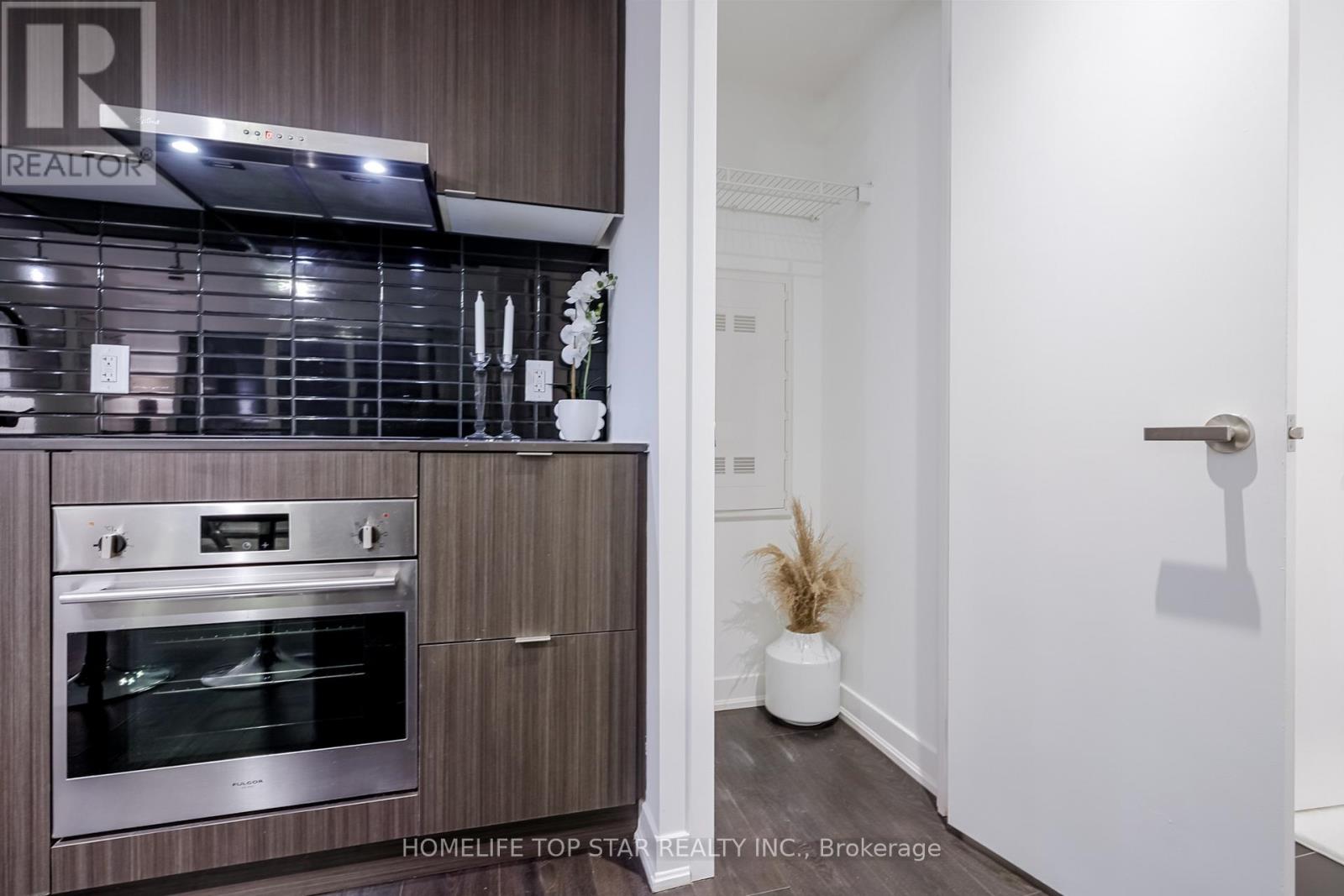 1406 - 100 Harbour Street, Toronto, Ontario  M5J 0B5 - Photo 35 - C12672120