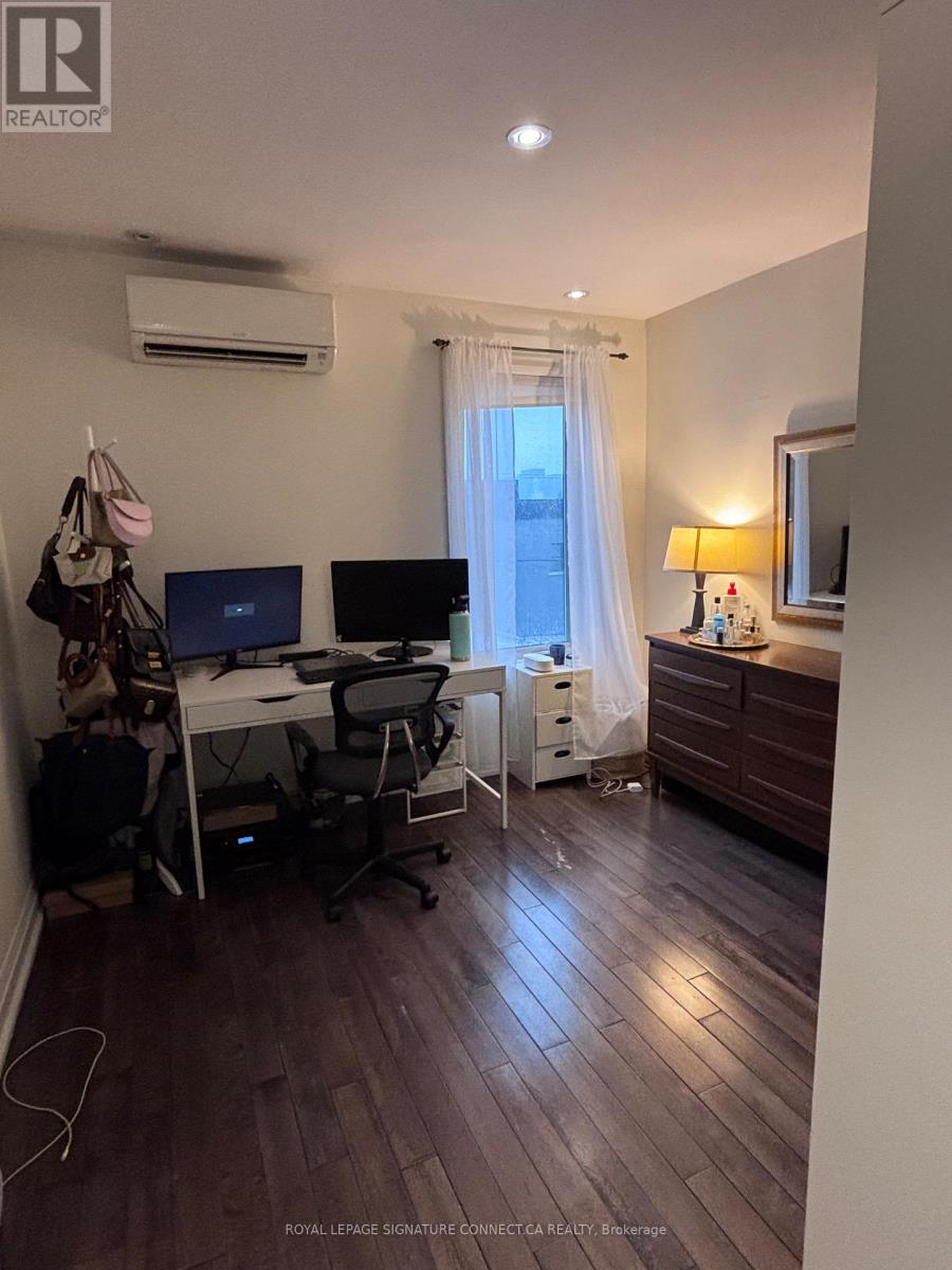 Upper - 3 Rolyat Street, Toronto, Ontario  M6J 1S5 - Photo 5 - C12672148