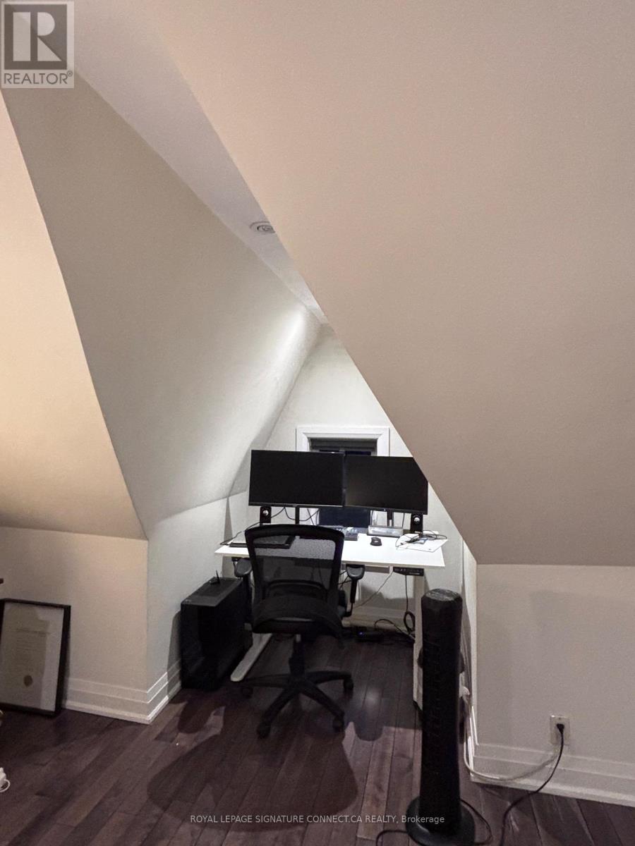 Upper - 3 Rolyat Street, Toronto, Ontario  M6J 1S5 - Photo 8 - C12672148