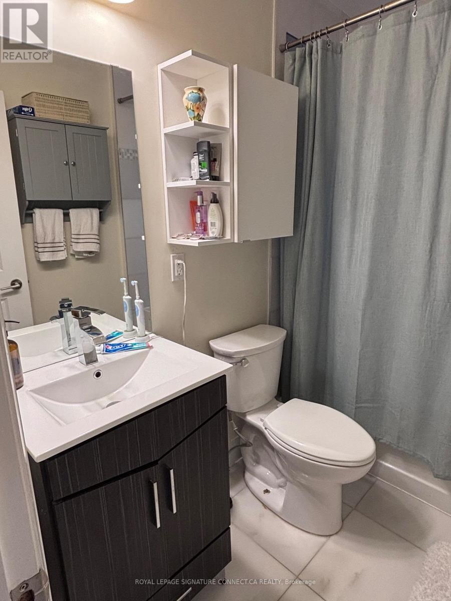 Upper - 3 Rolyat Street, Toronto, Ontario  M6J 1S5 - Photo 9 - C12672148