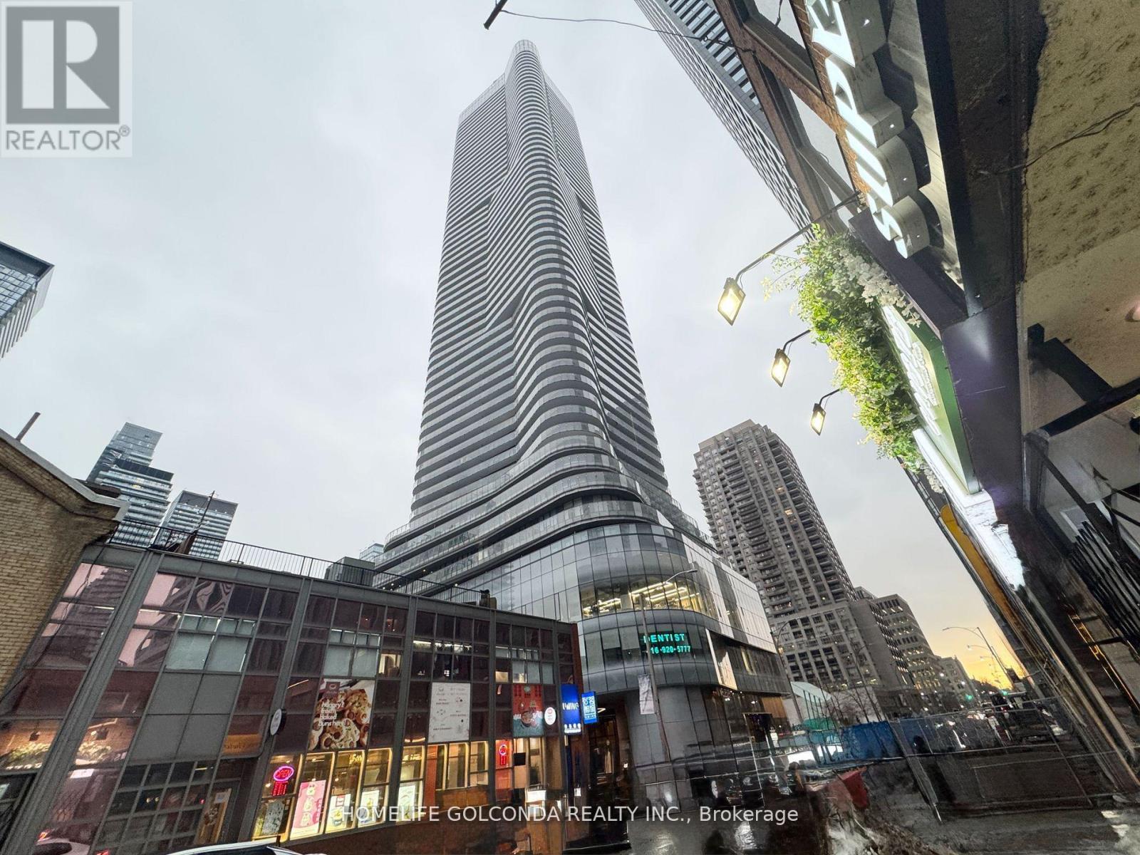 4006 - 11 WELLESLEY STREET W, Toronto, Ontario