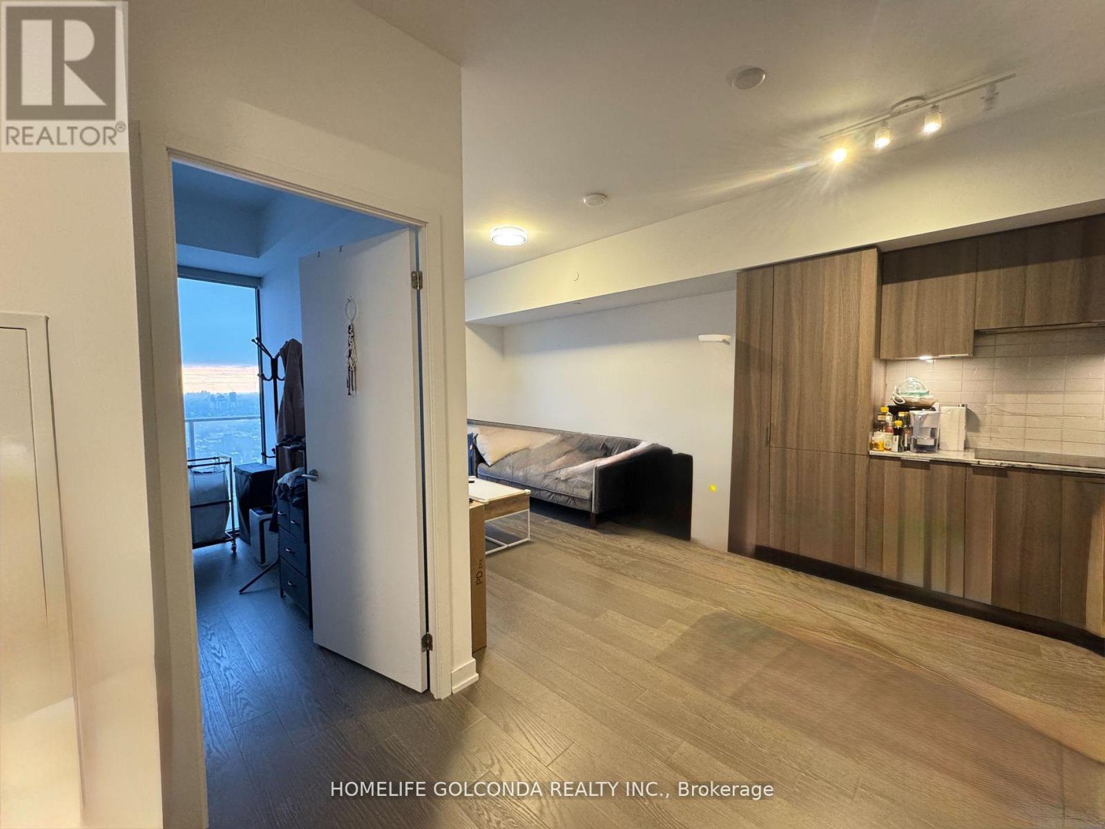 4006 - 11 Wellesley Street W, Toronto, Ontario  M4Y 1E8 - Photo 10 - C12672168