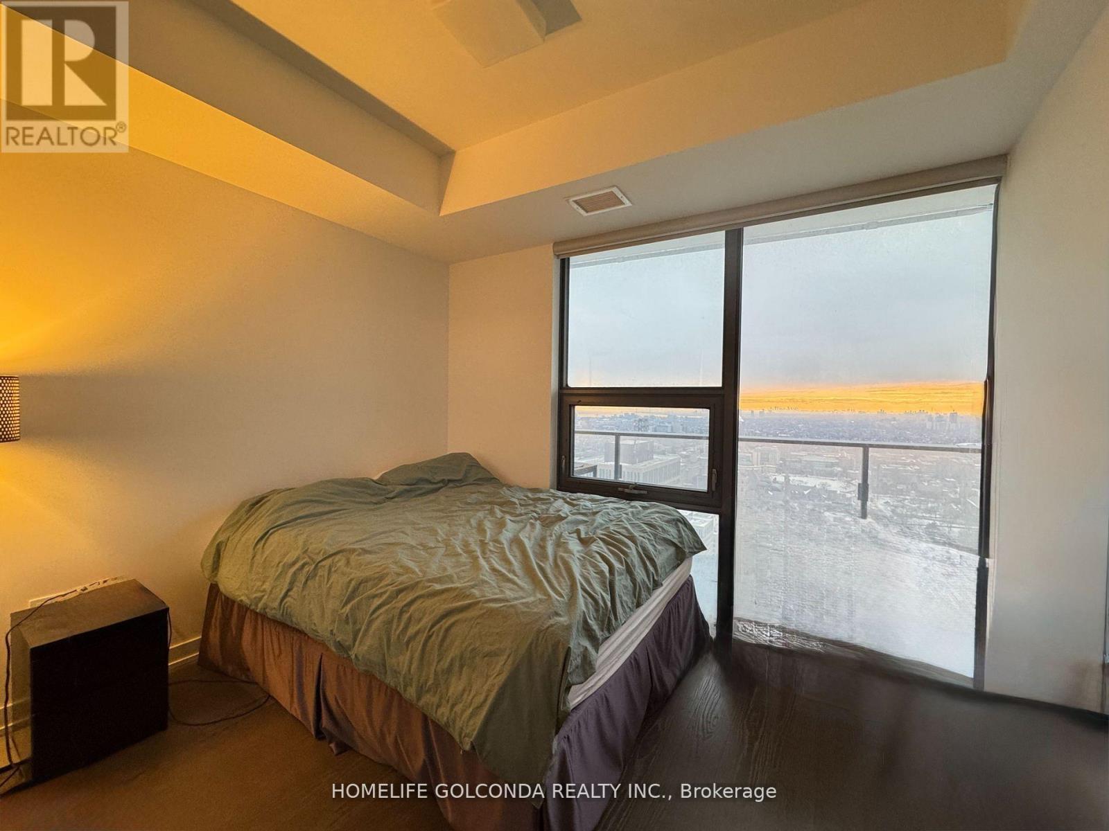 4006 - 11 Wellesley Street W, Toronto, Ontario  M4Y 1E8 - Photo 6 - C12672168