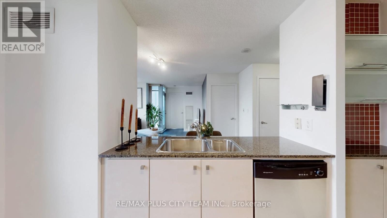 5106 - 11 Brunel Court, Toronto, Ontario  M5V 3Y3 - Photo 10 - C12672170