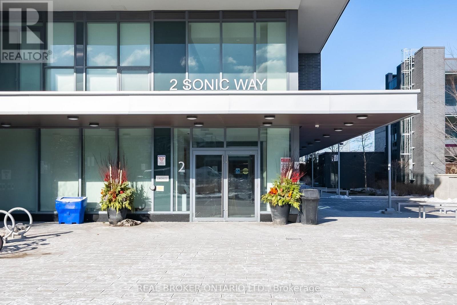 2211 - 2 SONIC WAY, Toronto, Ontario