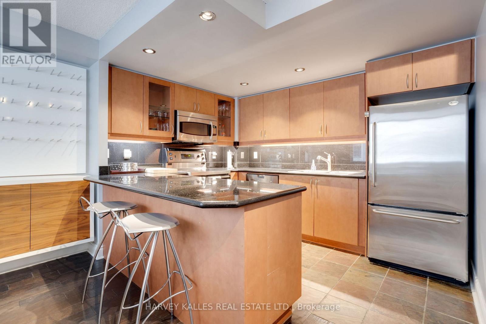 703 - 80 Cumberland Street, Toronto, Ontario  M5R 3V1 - Photo 9 - C12672376