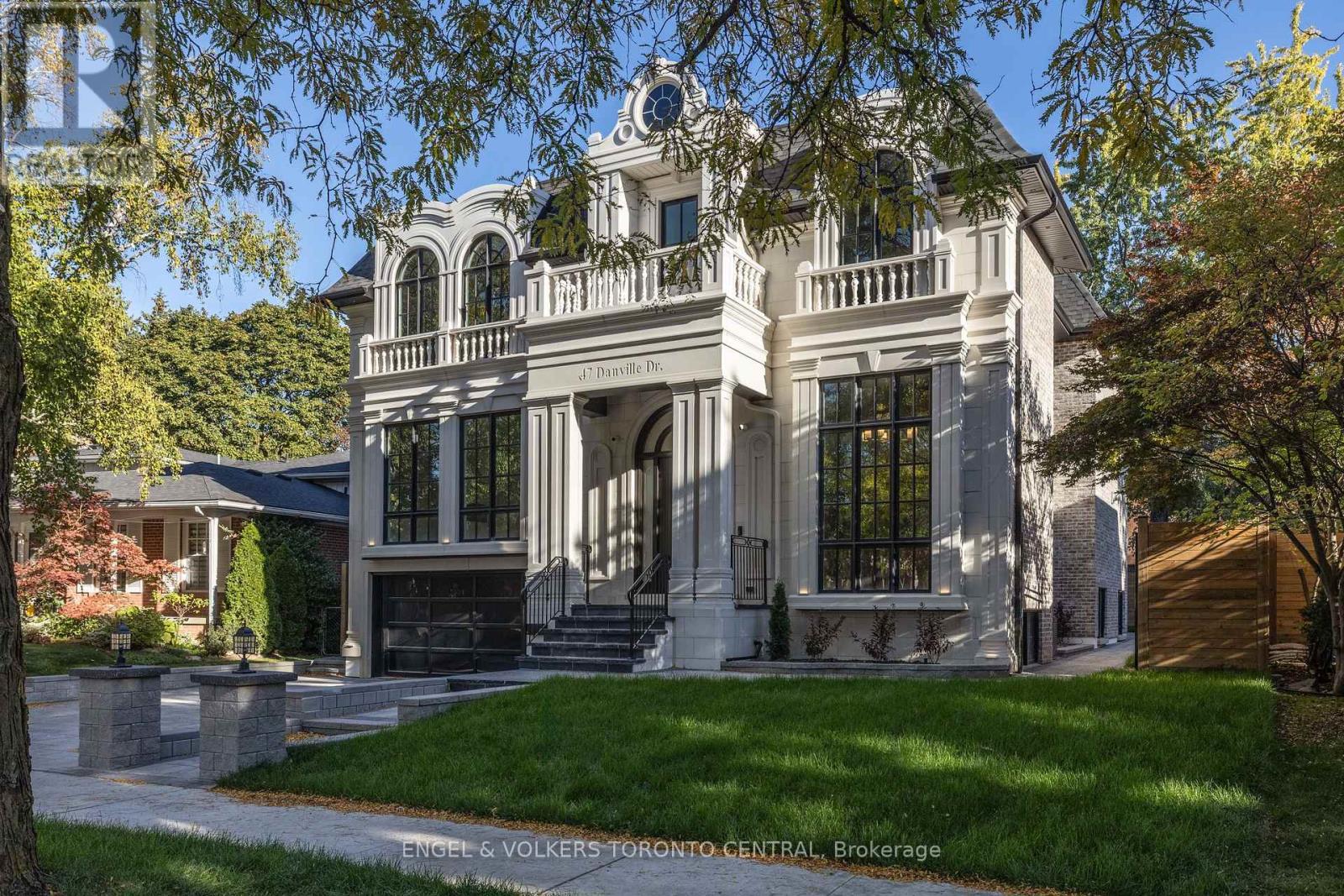 47 Danville Drive, Toronto, Ontario  M2P 1J2 - Photo 3 - C12672406