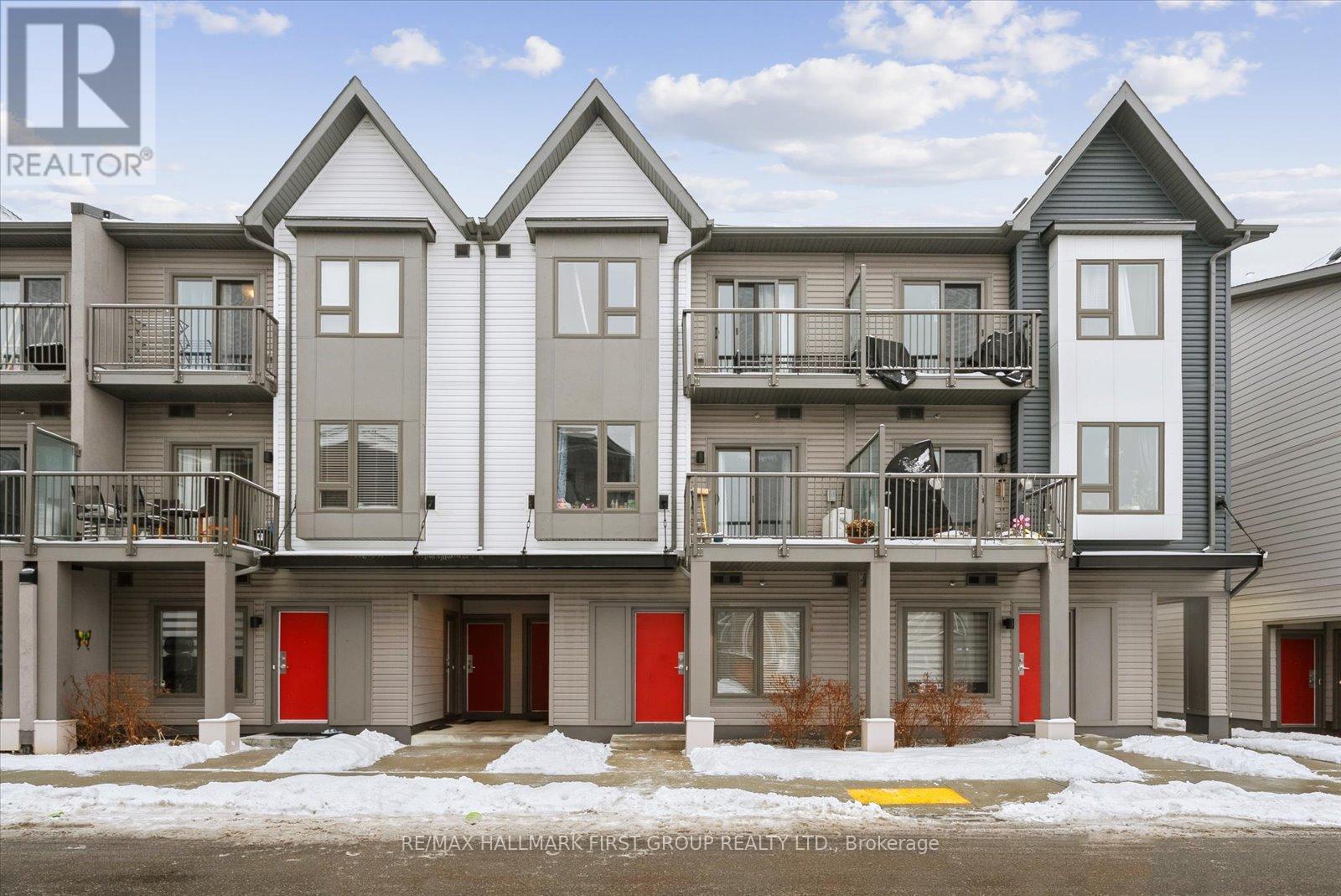 Pickering (Duffin Heights) Row / Townhouse for sale:  2 bedroom 700 sq.ft. (Listed 2026-01-07)