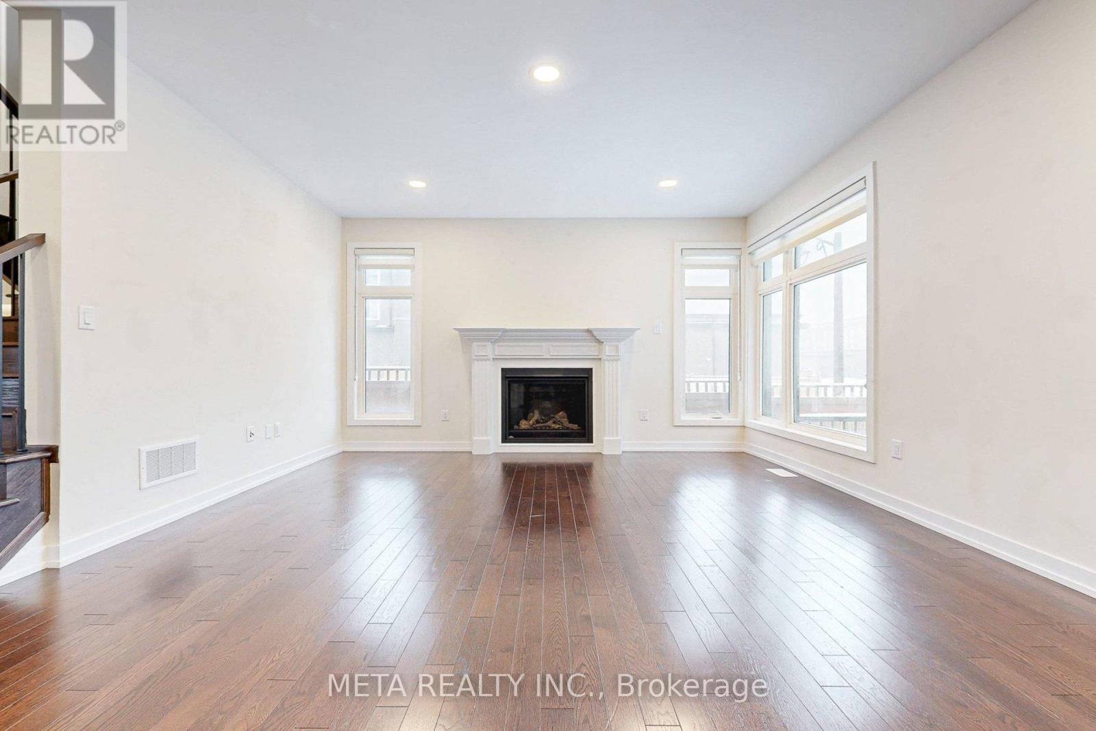 215 Webb Street, Markham, Ontario  L6B 1P1 - Photo 11 - N12672102