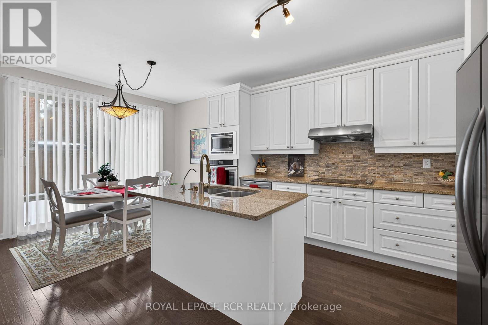 54 Ford Wilson Boulevard, Newmarket, Ontario  L3X 3G8 - Photo 12 - N12672136