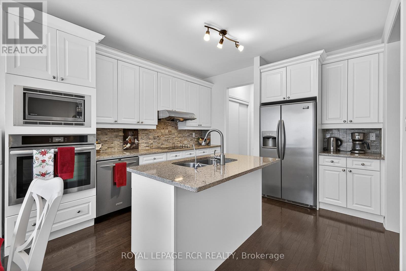 54 Ford Wilson Boulevard, Newmarket, Ontario  L3X 3G8 - Photo 13 - N12672136