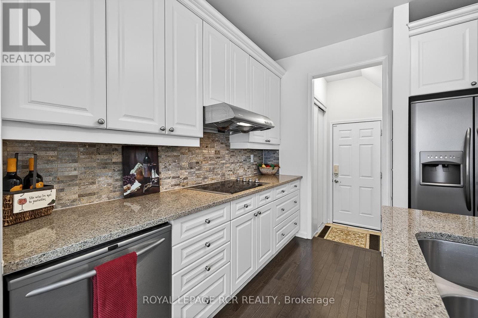 54 Ford Wilson Boulevard, Newmarket, Ontario  L3X 3G8 - Photo 14 - N12672136