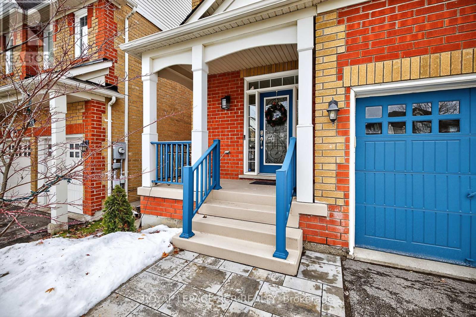 54 Ford Wilson Boulevard, Newmarket, Ontario  L3X 3G8 - Photo 3 - N12672136