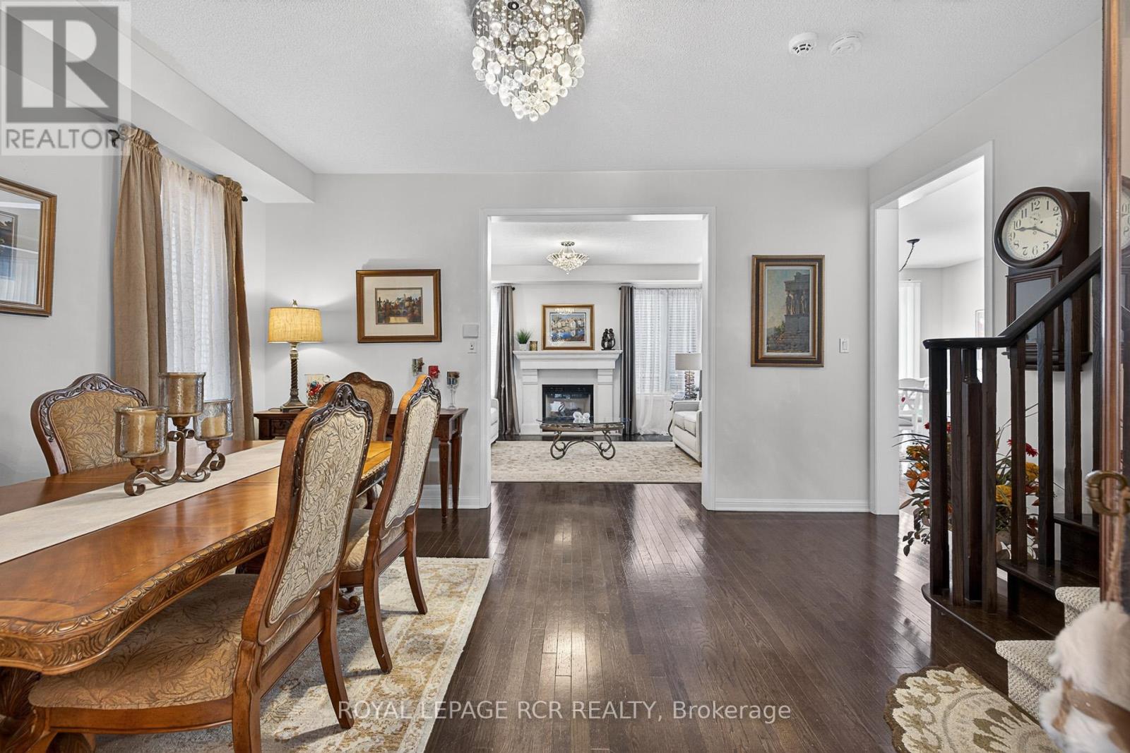 54 Ford Wilson Boulevard, Newmarket, Ontario  L3X 3G8 - Photo 5 - N12672136