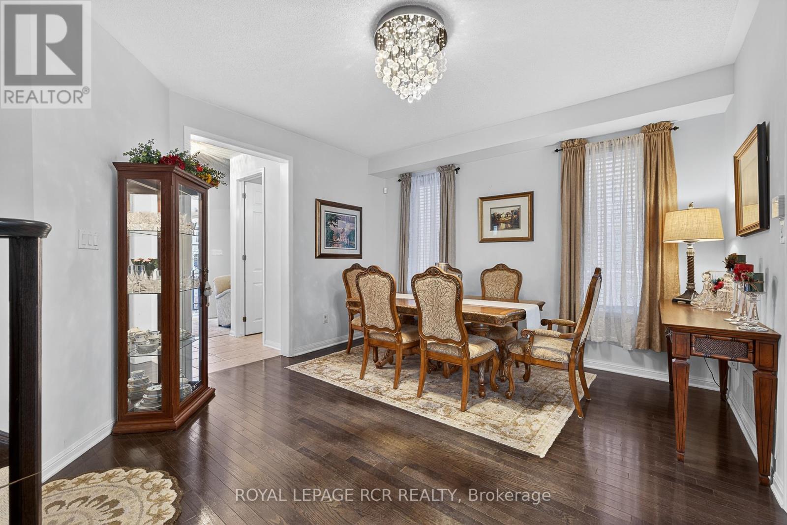 54 Ford Wilson Boulevard, Newmarket, Ontario  L3X 3G8 - Photo 7 - N12672136