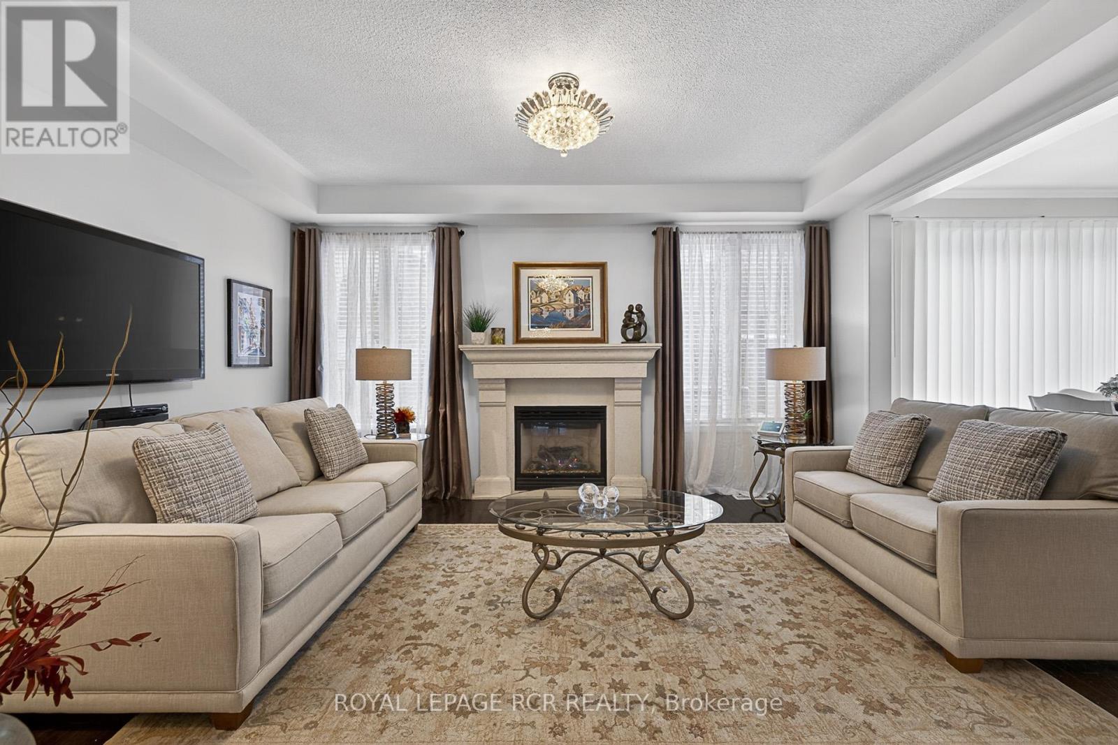 54 Ford Wilson Boulevard, Newmarket, Ontario  L3X 3G8 - Photo 9 - N12672136