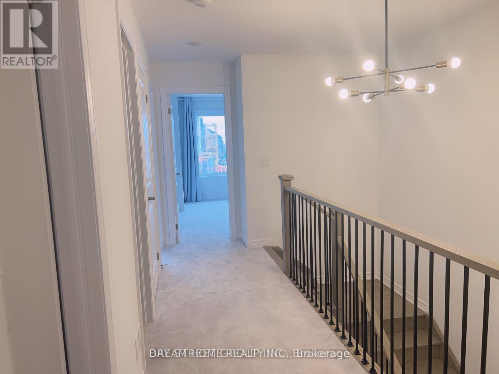 8 Brofarm Lane, Whitchurch-Stouffville, Ontario  L4A 5G2 - Photo 10 - N12672372