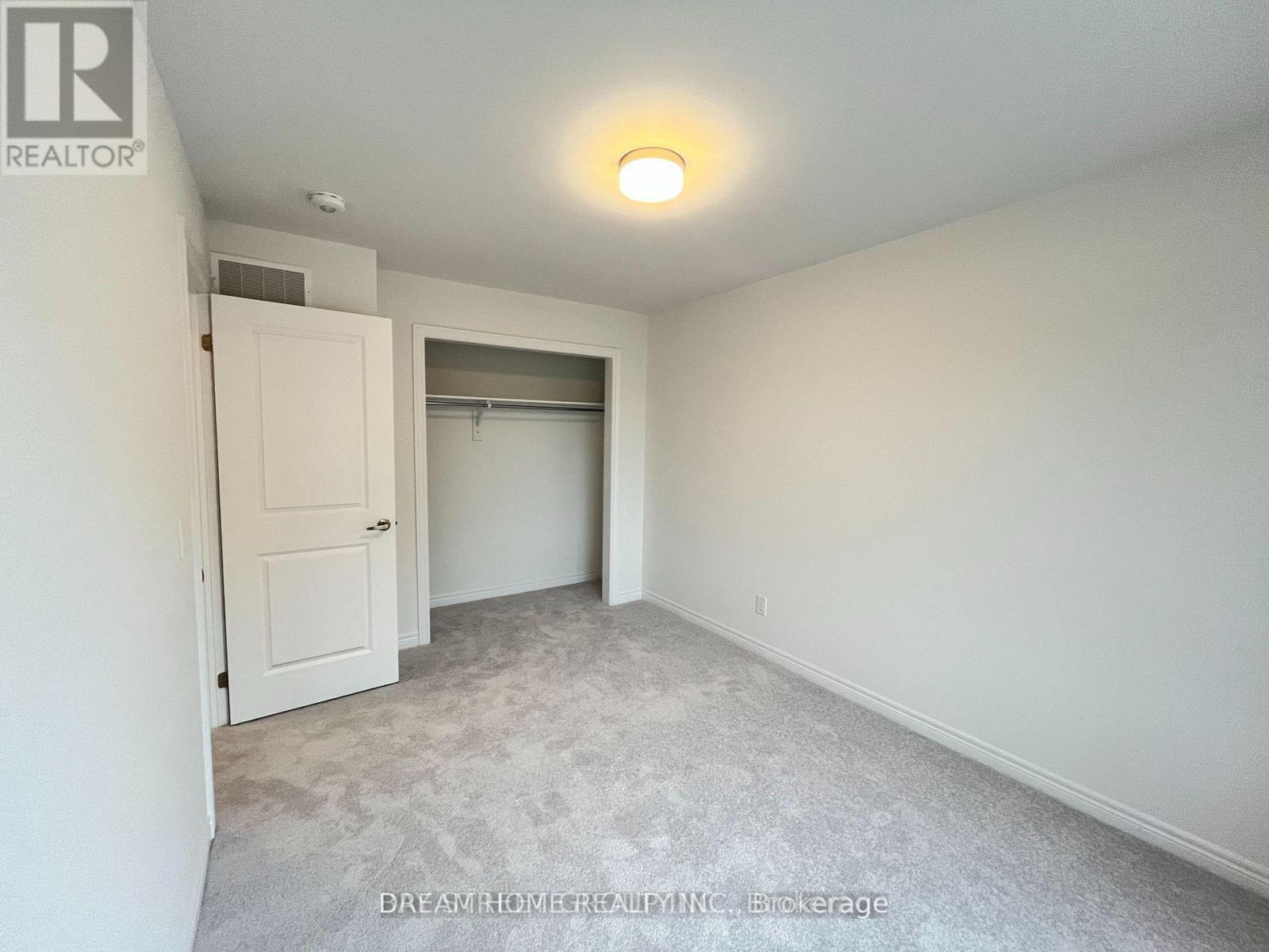 8 Brofarm Lane, Whitchurch-Stouffville, Ontario  L4A 5G2 - Photo 17 - N12672372