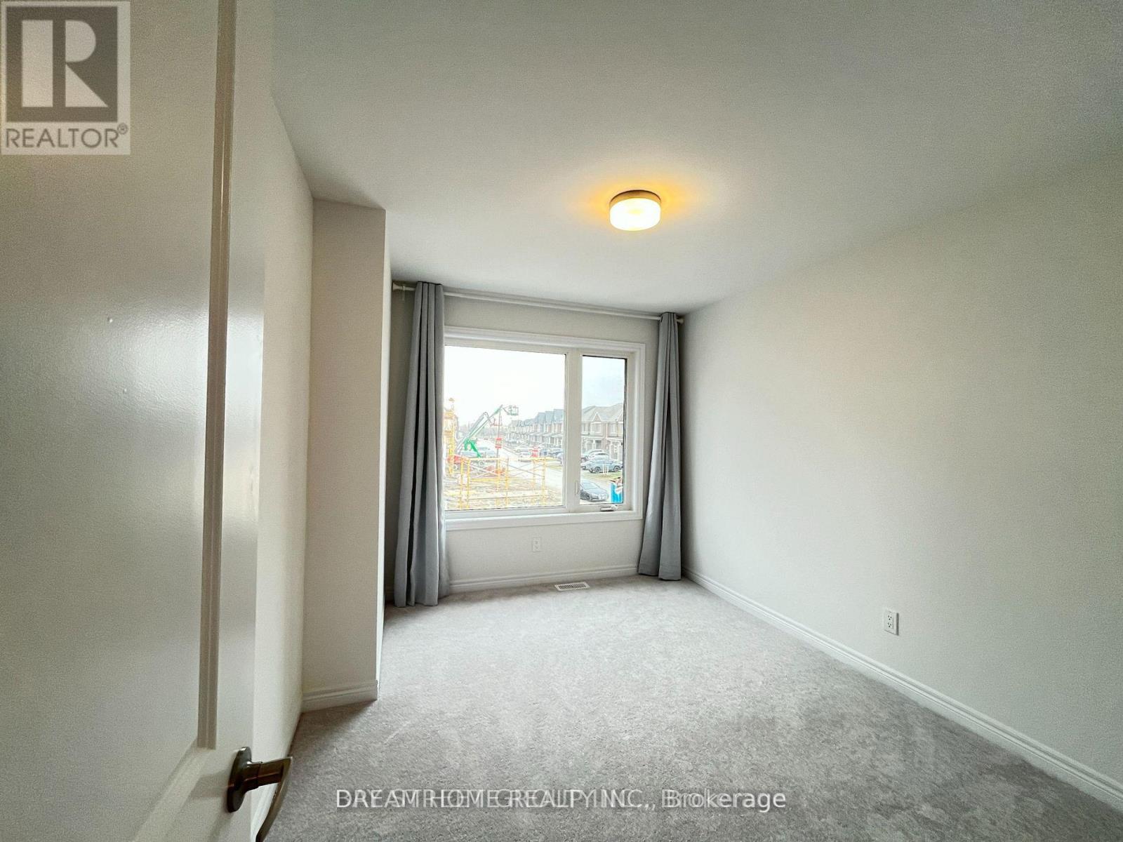 8 Brofarm Lane, Whitchurch-Stouffville, Ontario  L4A 5G2 - Photo 18 - N12672372